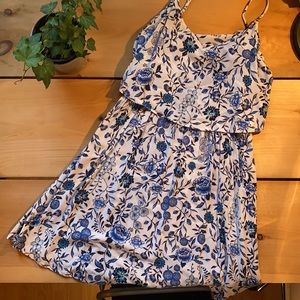 H&M✨Blue White Floral Dress✨Bundle and Save